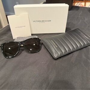 Victoria Beckham VB636S Sunglasses Black with Silver Hardware FULL INCLUSION